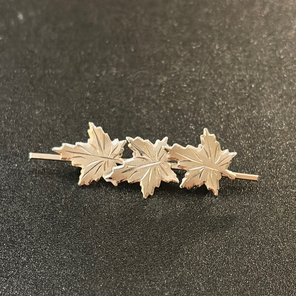 Vintage Sterling Silver trio maple leaf brooch